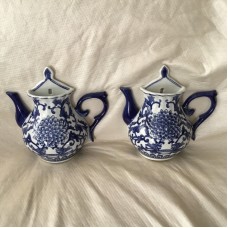 La Dolce Vita Blue Scroll BLUE FLOWER 2 Teapots Wall Pockets Hanging Decorations   112842650460